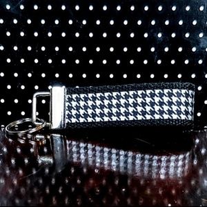 Handmade Houndstooth Key Fob with Split Key Ring